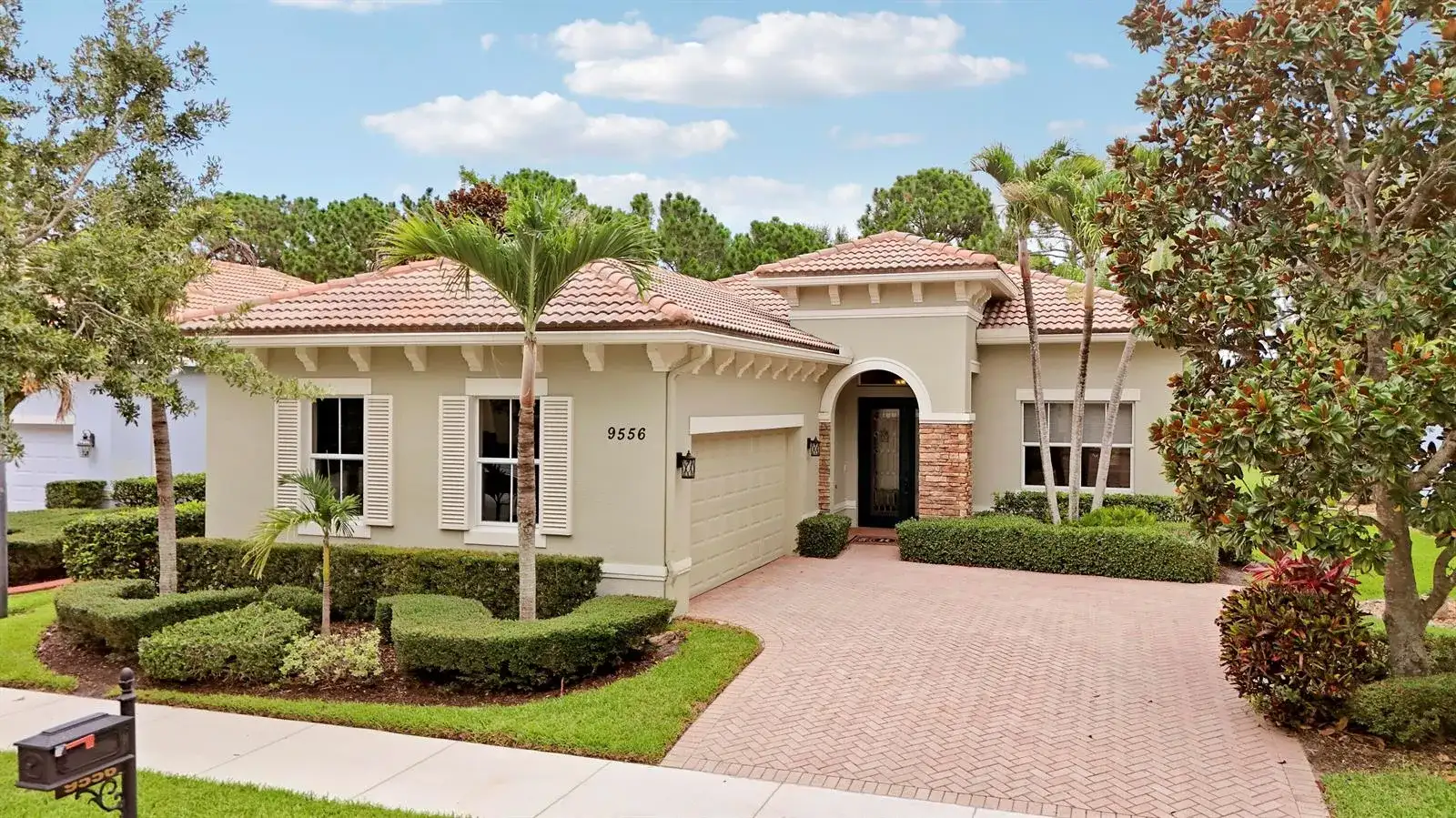 9556 SW Nuova Way, Port St. Lucie FL 34986 photo 2