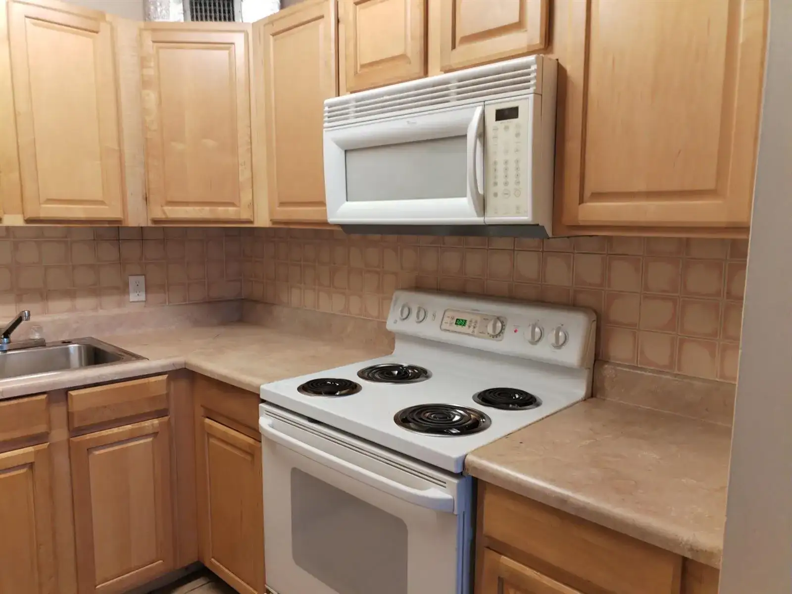 420 S B Street # A4, FL 33460 photo 2