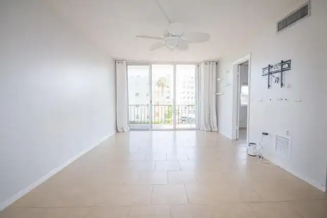 301 Croton Avenue # 303, Lantana FL 33462 photo 2