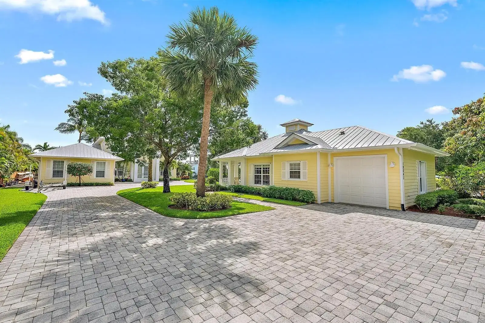 19043 SE Jupiter River Drive, Jupiter FL 33458 photo 2