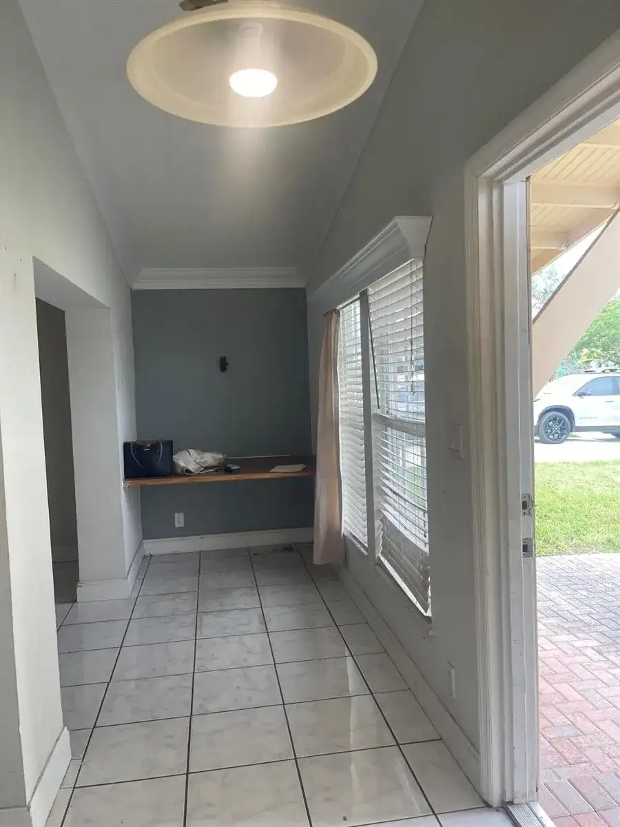 341 NW 52nd, Oakland Park FL 33309 photo 3