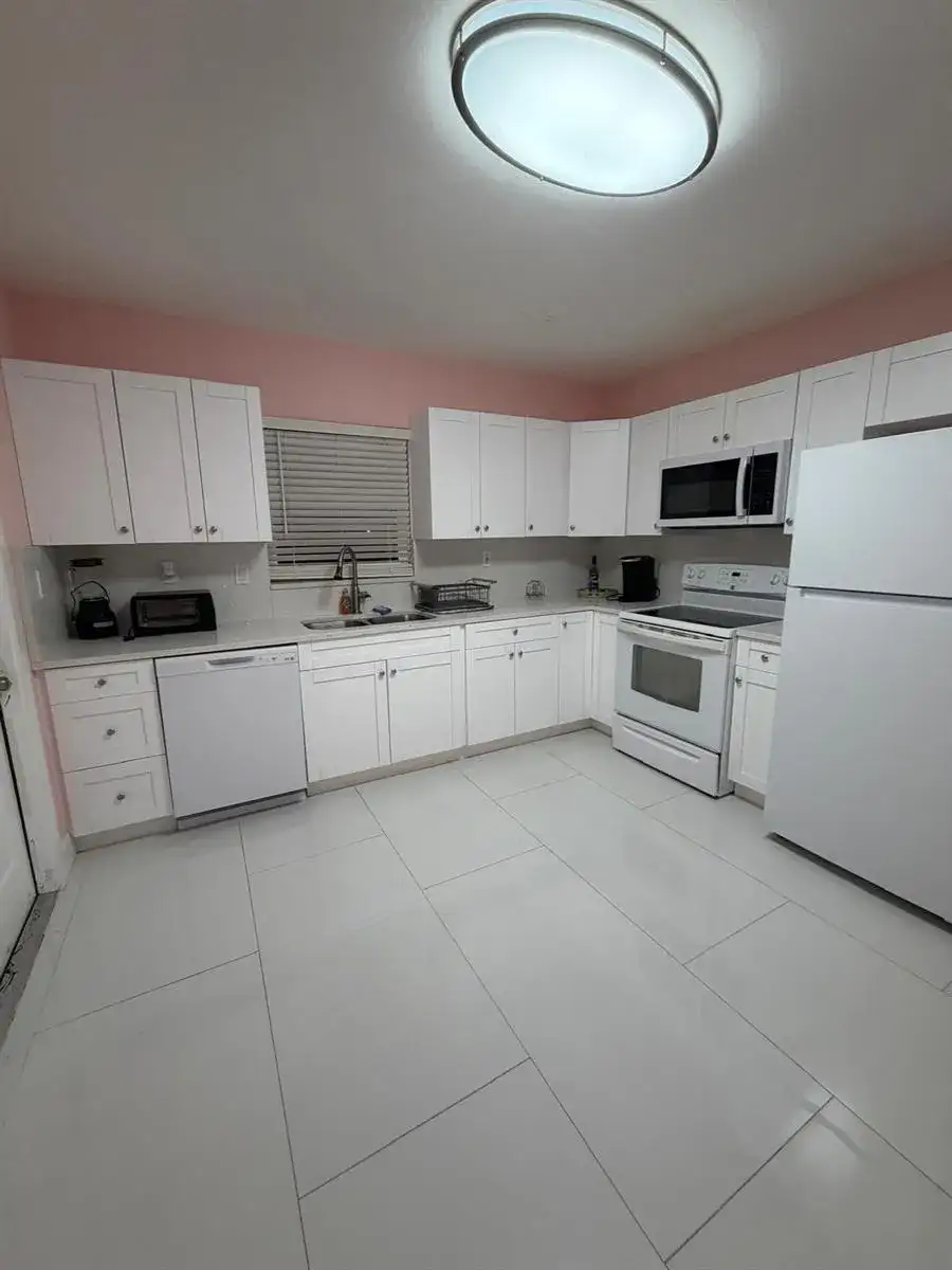 1700 NE 146th Street, Miami FL 33181 photo 5