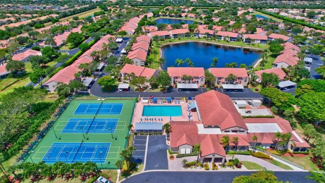 7922 Sandy Pointe Drive, Delray Beach FL 33446 photo 2