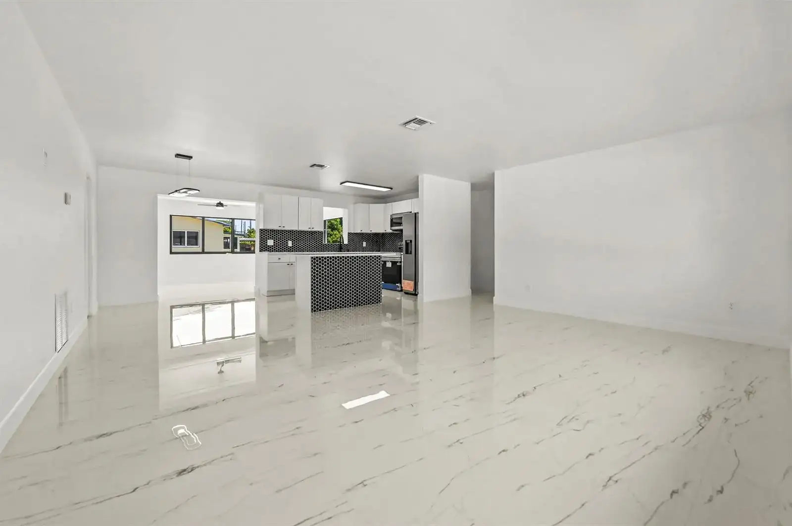3645 Melaleuca Lane, Lake Worth FL 33461 photo 3