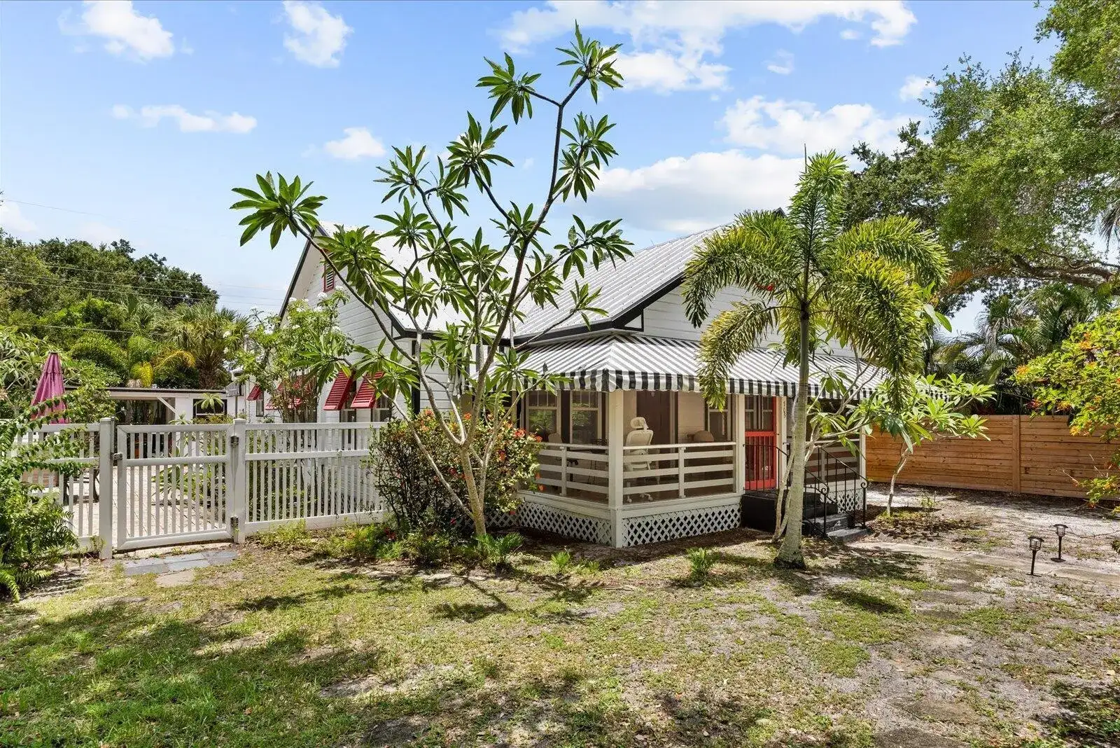 705 SE Stypmann Boulevard, Stuart FL 34994 photo 2