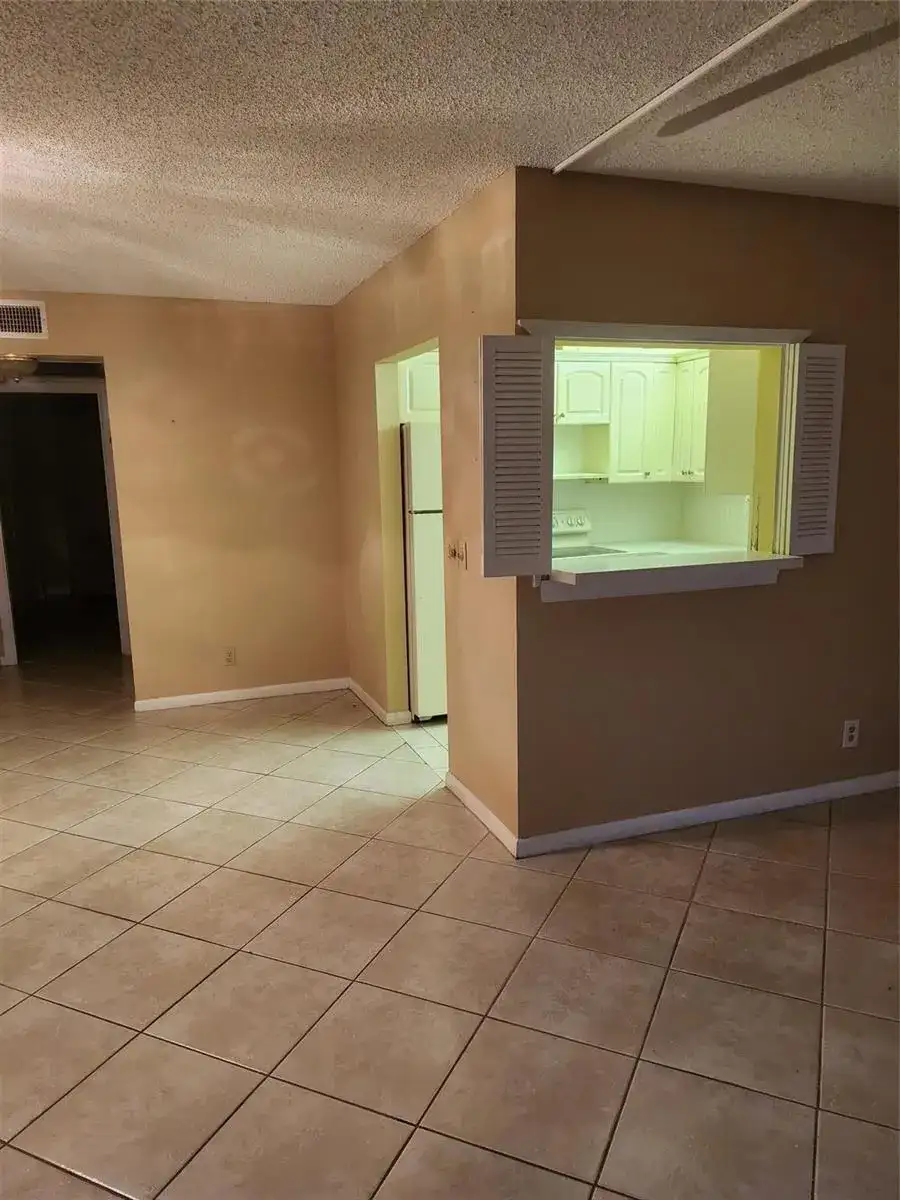 104 Westbury E, Deerfield Beach FL 33442 photo 4