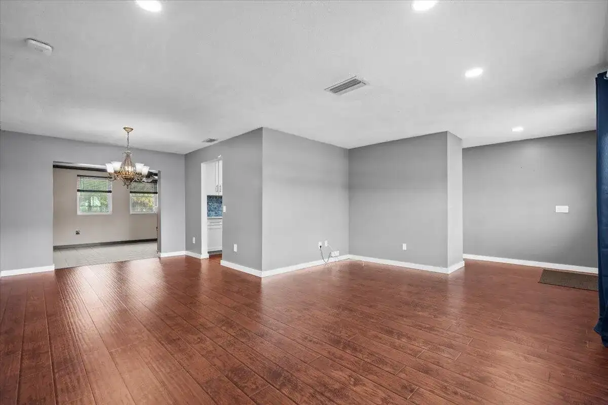 7423 Oakmont Drive, FL 33467 photo 4