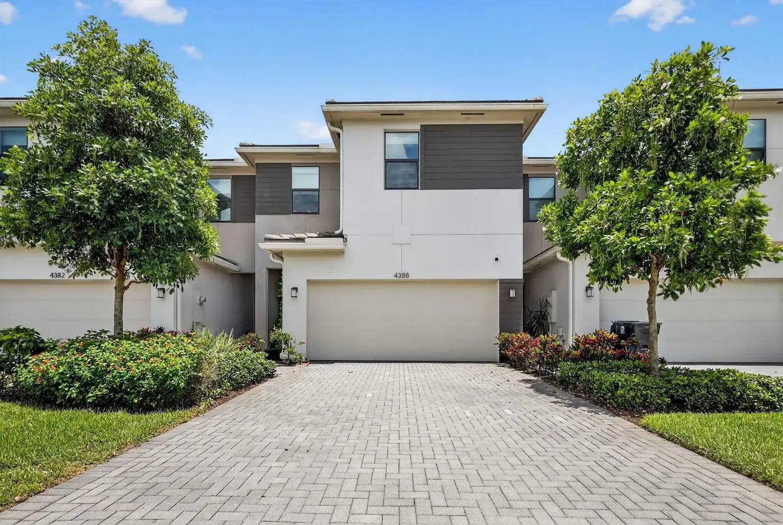 4388 Serpens Lane, Lake Worth FL 33467 photo 2