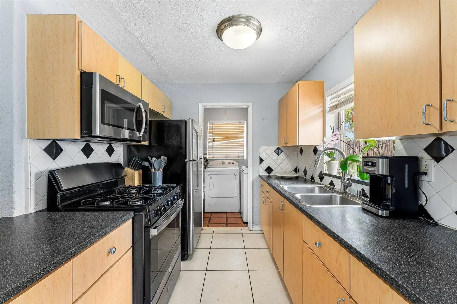 5543 SW 7th Street, Margate FL 33068 photo 5
