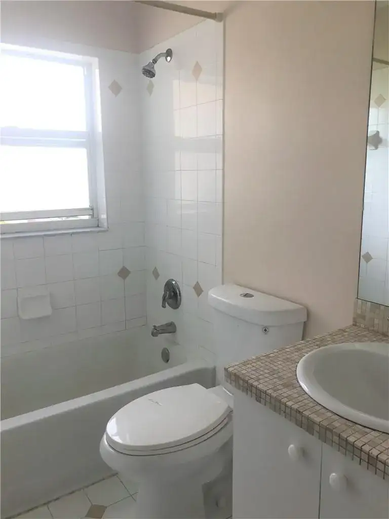 5449 NW 90th Avenue, Sunrise FL 33351 photo 5