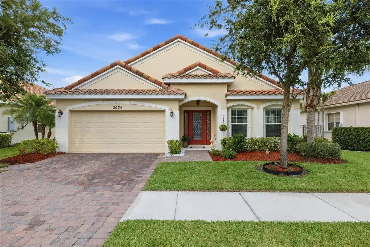 2024 Albany Terrace SW, Vero Beach FL 32968 photo 2