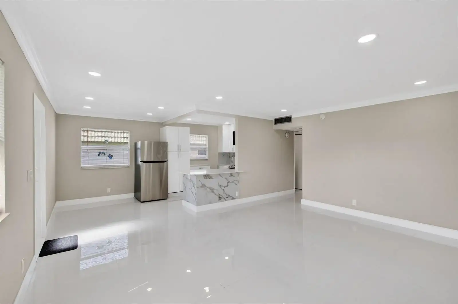 429 Flanders I, Delray Beach FL 33484 photo 2