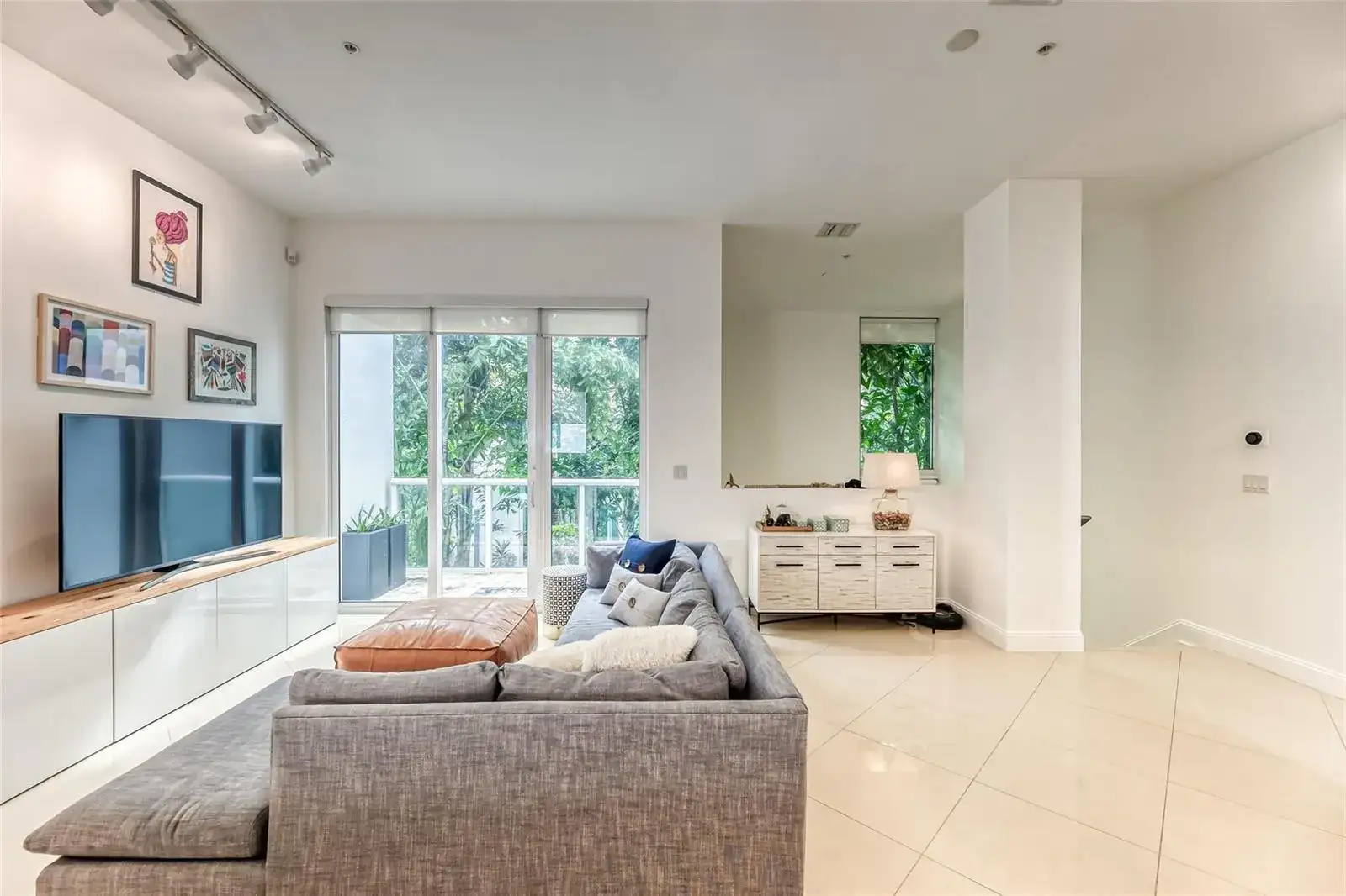 727 NE 4th Avenue, Fort Lauderdale FL 33304 photo 3