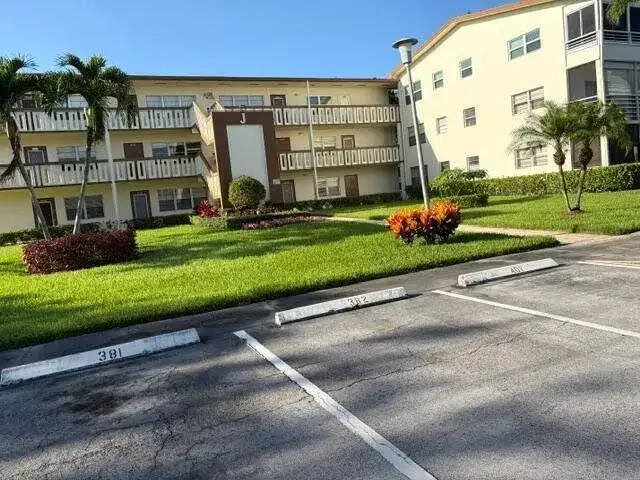381 Mansfield J, Boca Raton FL 33434 photo 4