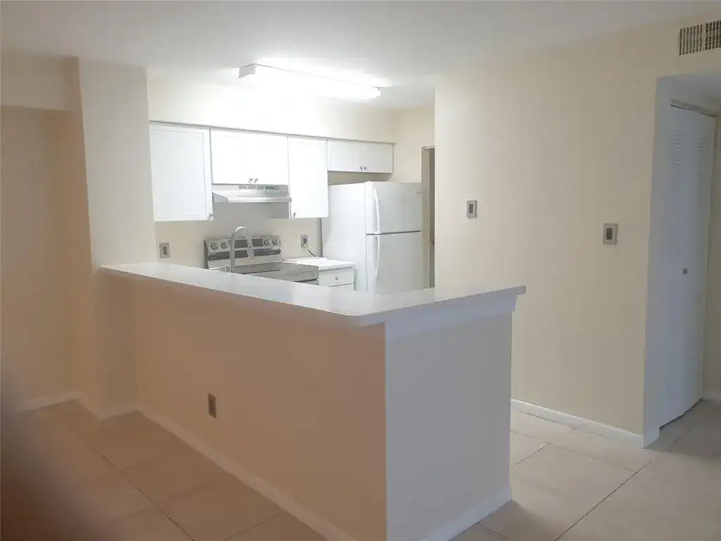 520 S Park Road # 12, Hollywood FL 33021 photo 2