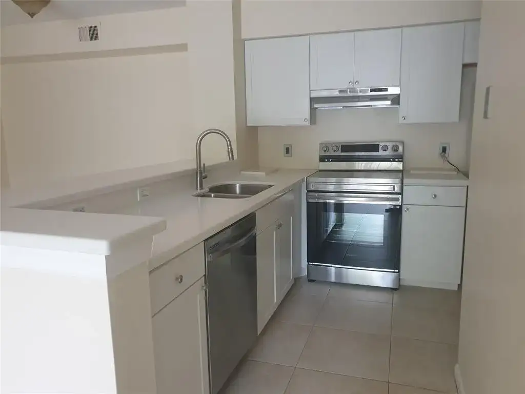 520 S Park Road # 12, Hollywood FL 33021 photo 3