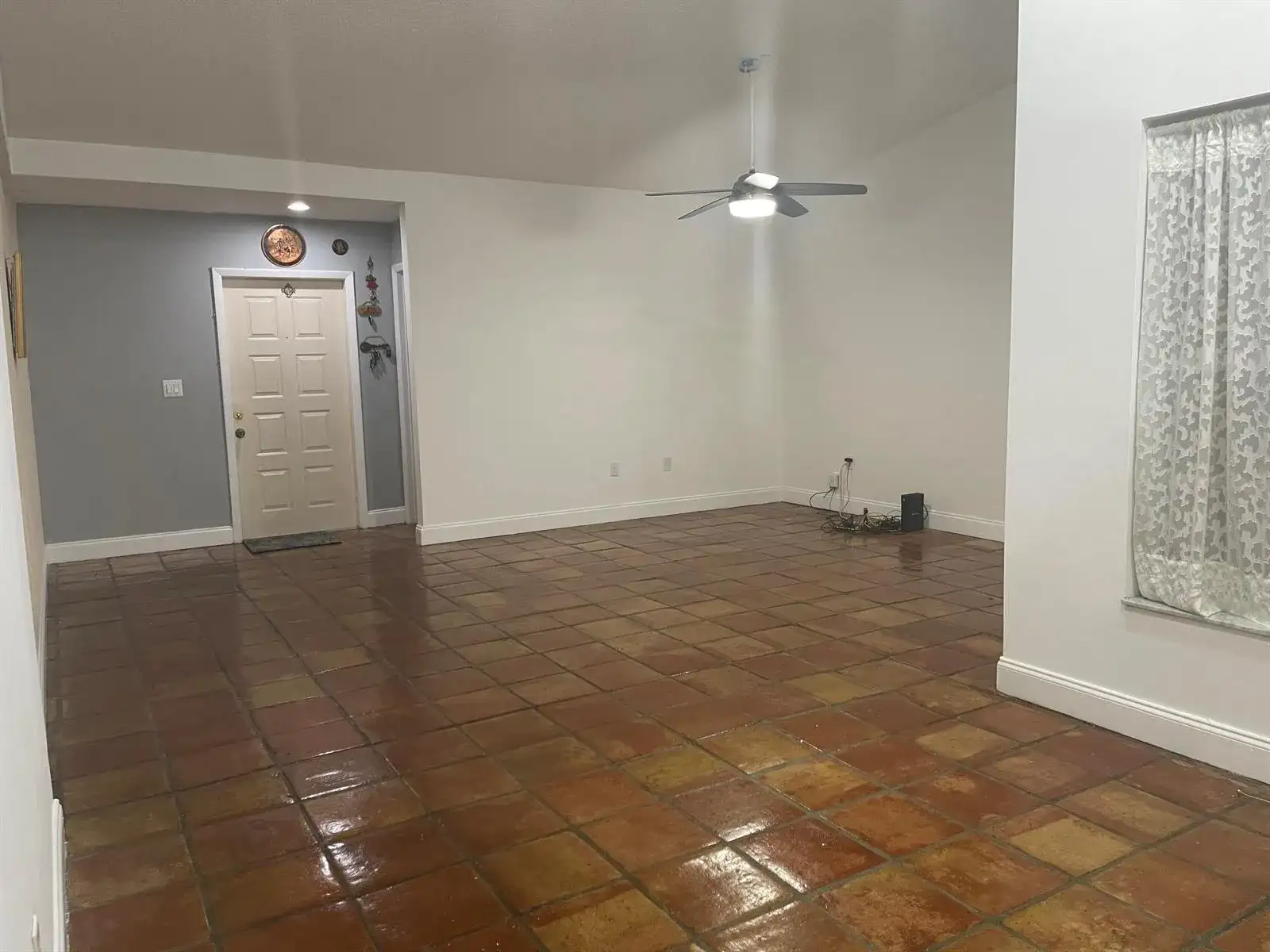 19823 NW 64th Place, Hialeah FL 33015 photo 2