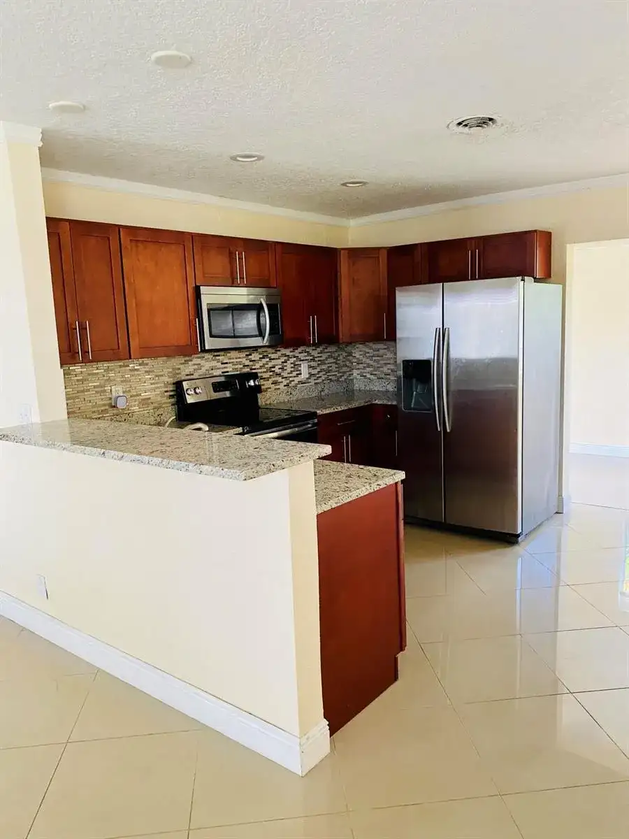 4559 NW 16th Way, Tamarac FL 33309 photo 2