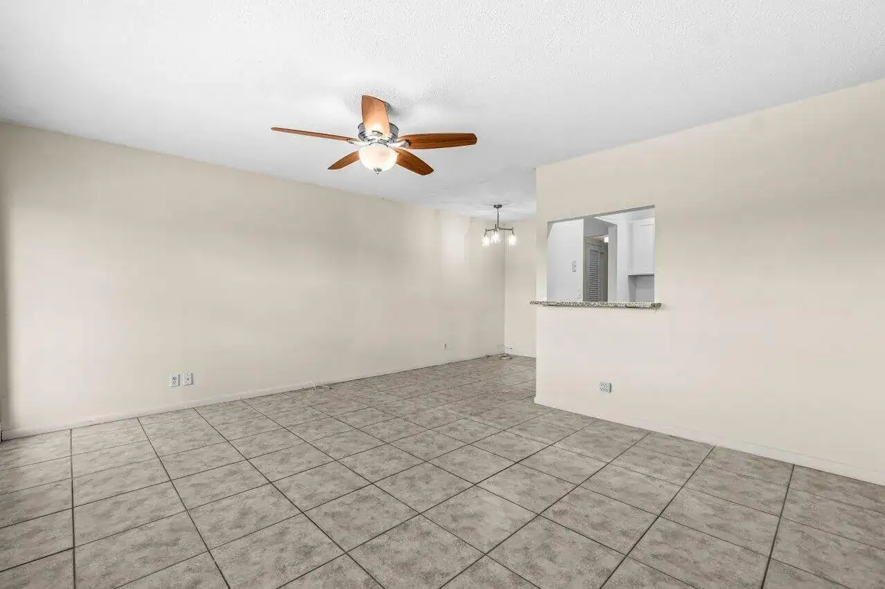 52 Kingswood C, West Palm Beach FL 33417 photo 4