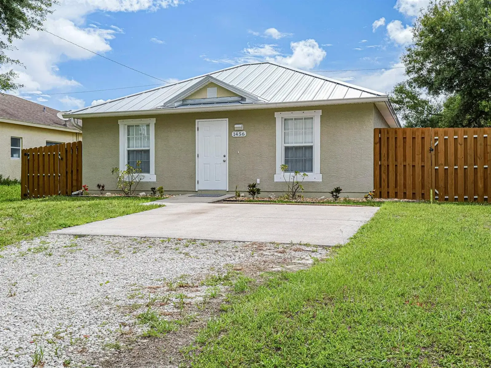 1456 25th Court SW, Vero Beach FL 32962 photo 2