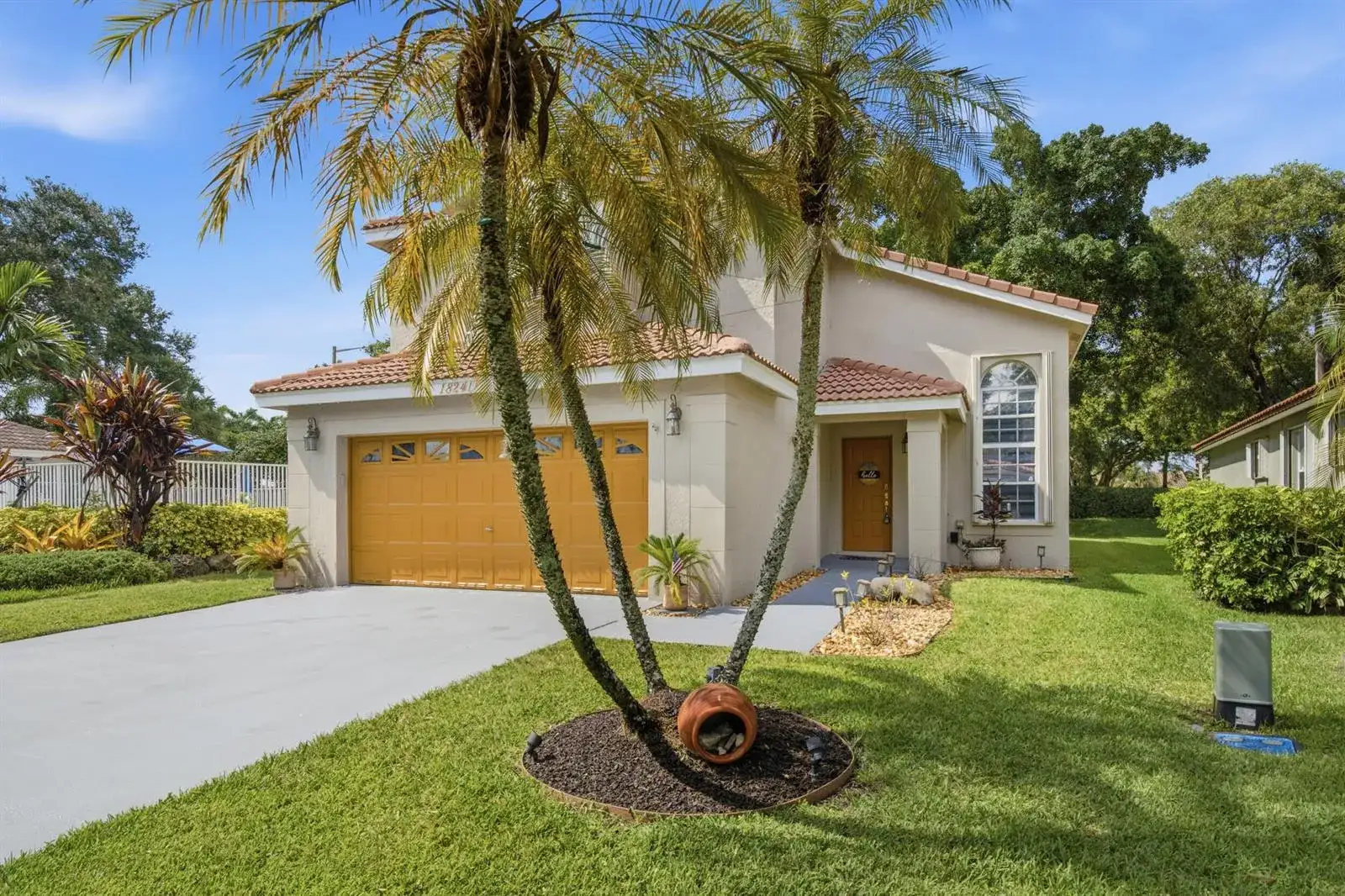18241 NW 8th Street, Pembroke Pines FL 33029 photo 2