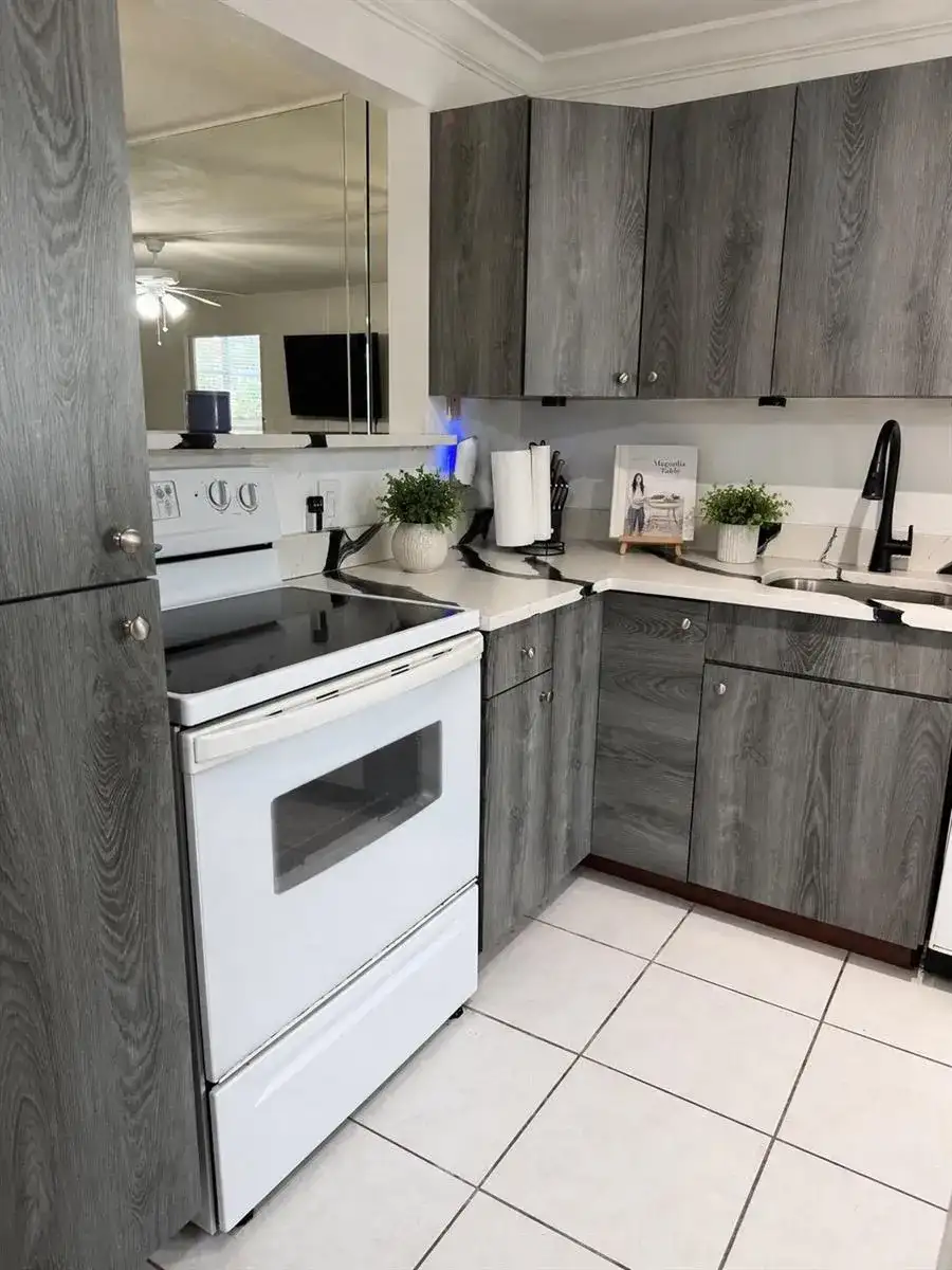 5961 NW 2nd Avenue # 108, Boca Raton FL 33487 photo 2