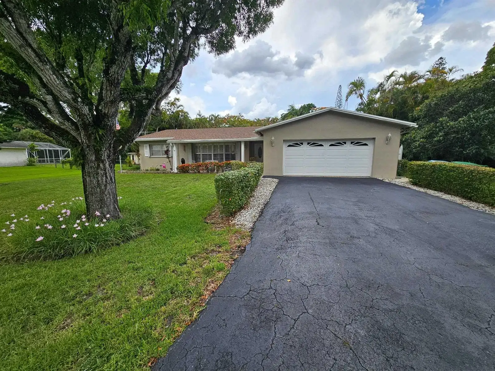 11500 SW 3rd Street, Plantation FL 33325 photo 2