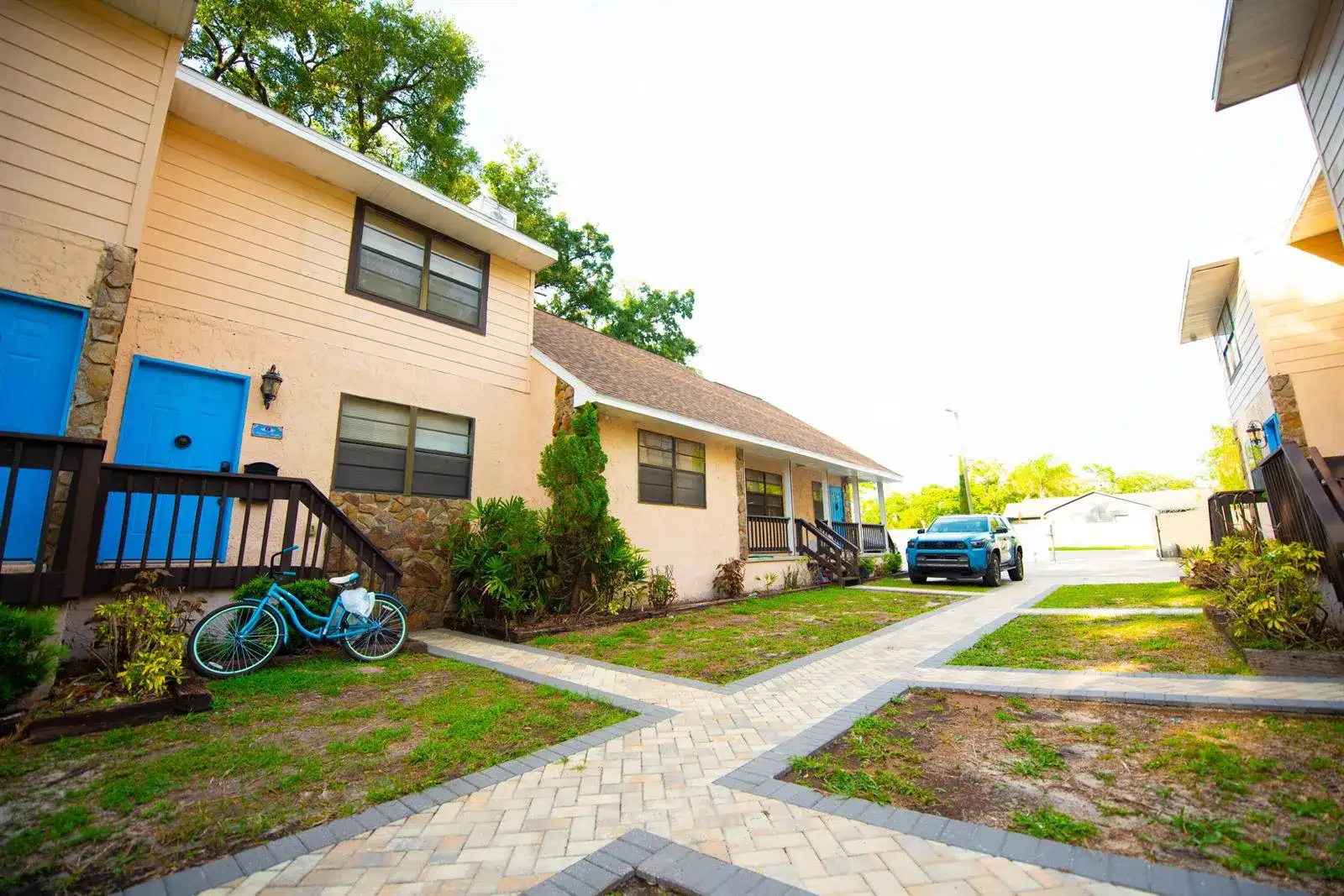 12216 N 59th Street, Tampa FL 33617 photo 2