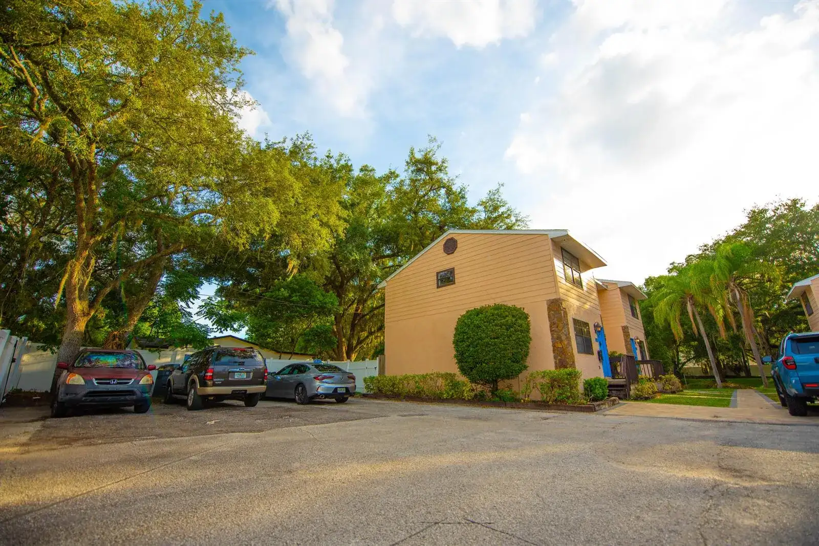 12216 N 59th Street, Tampa FL 33617 photo 3
