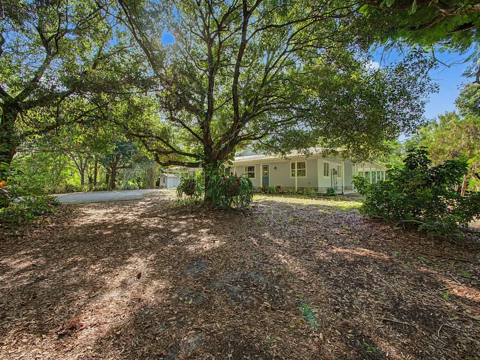 5625 SE Ault Avenue, Stuart FL 34997 photo 2