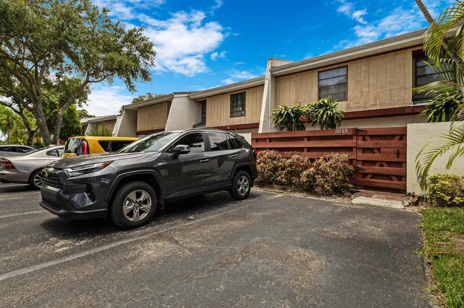 3015 Oaktree Lane Unit 277, Hollywood FL 33021 photo 2