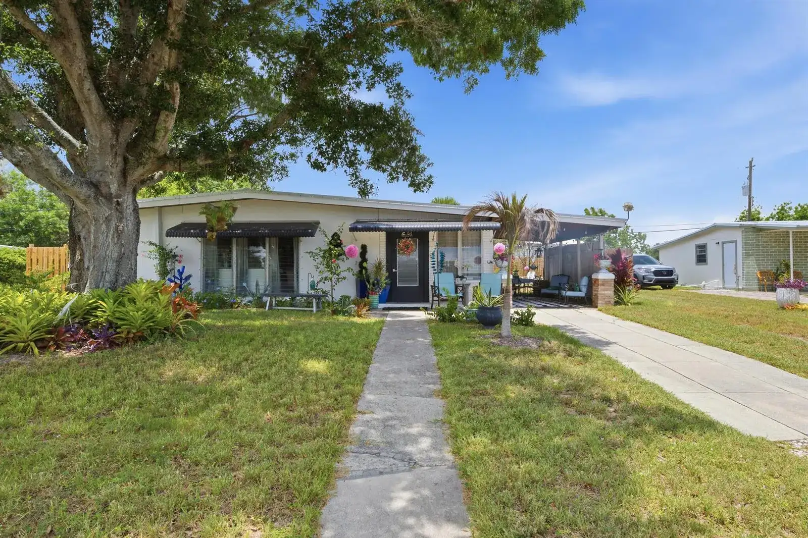 54 20th Lane SW, Vero Beach FL 32962 photo 2