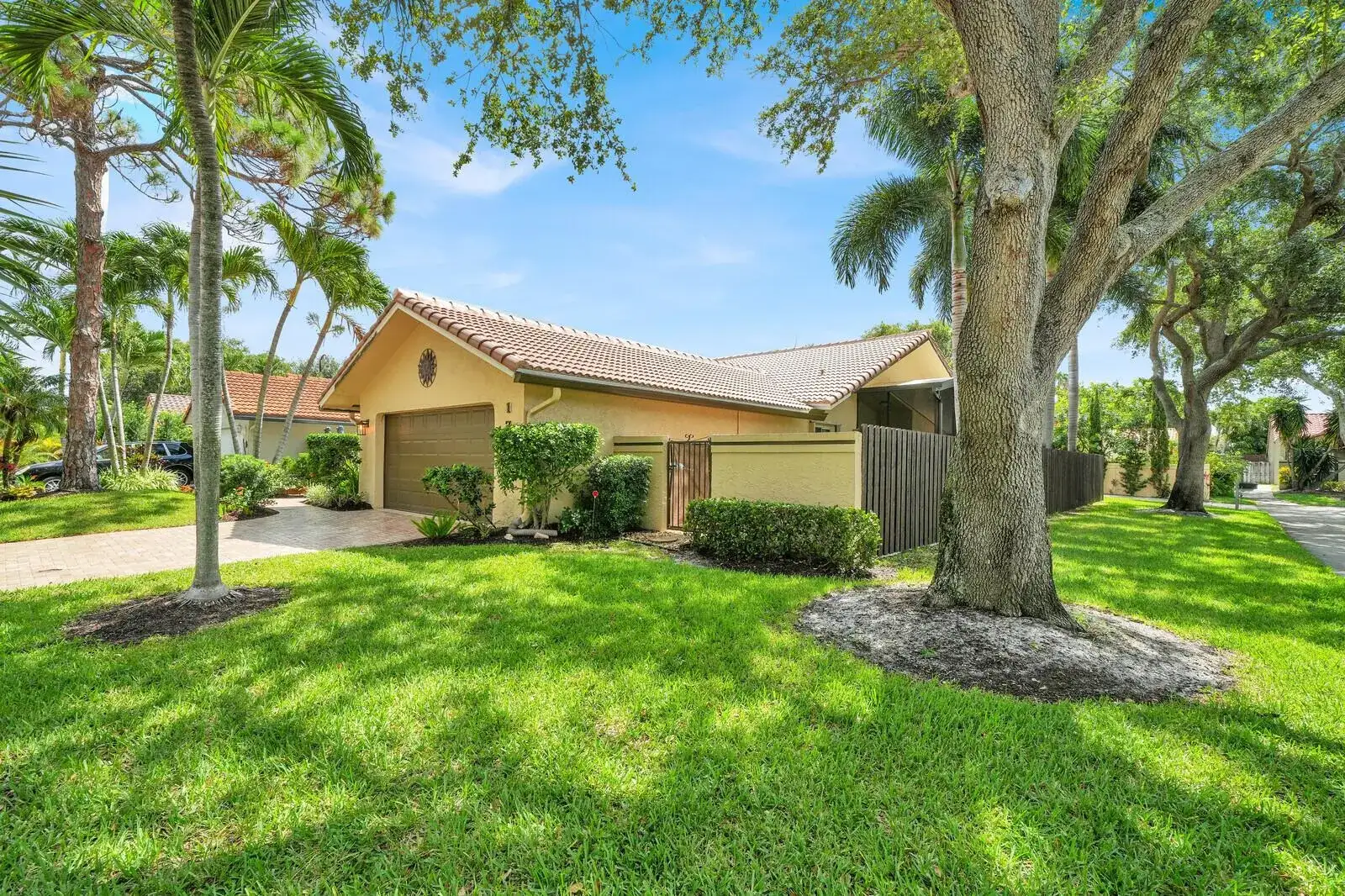 1735 NW 21st Court, Delray Beach FL 33445 photo 2