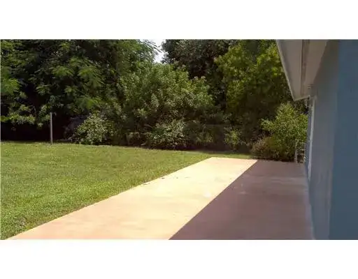 6315 Bischoff Road, West Palm Beach FL 33413 photo 2