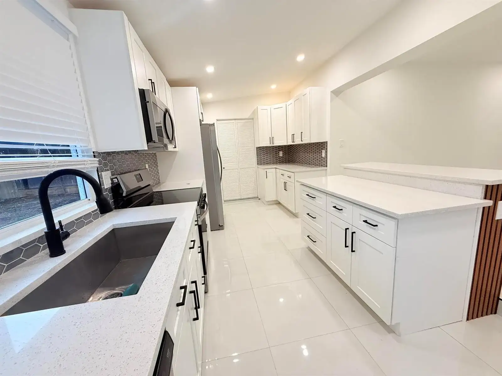 345 Pinehurst Road, Palm Springs FL 33461 photo 4