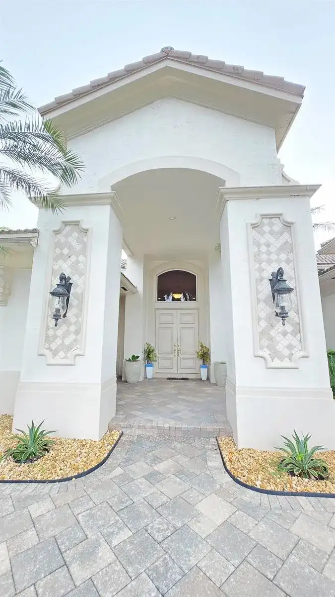 11065 Canary Island Court, Plantation FL 33324 photo 5