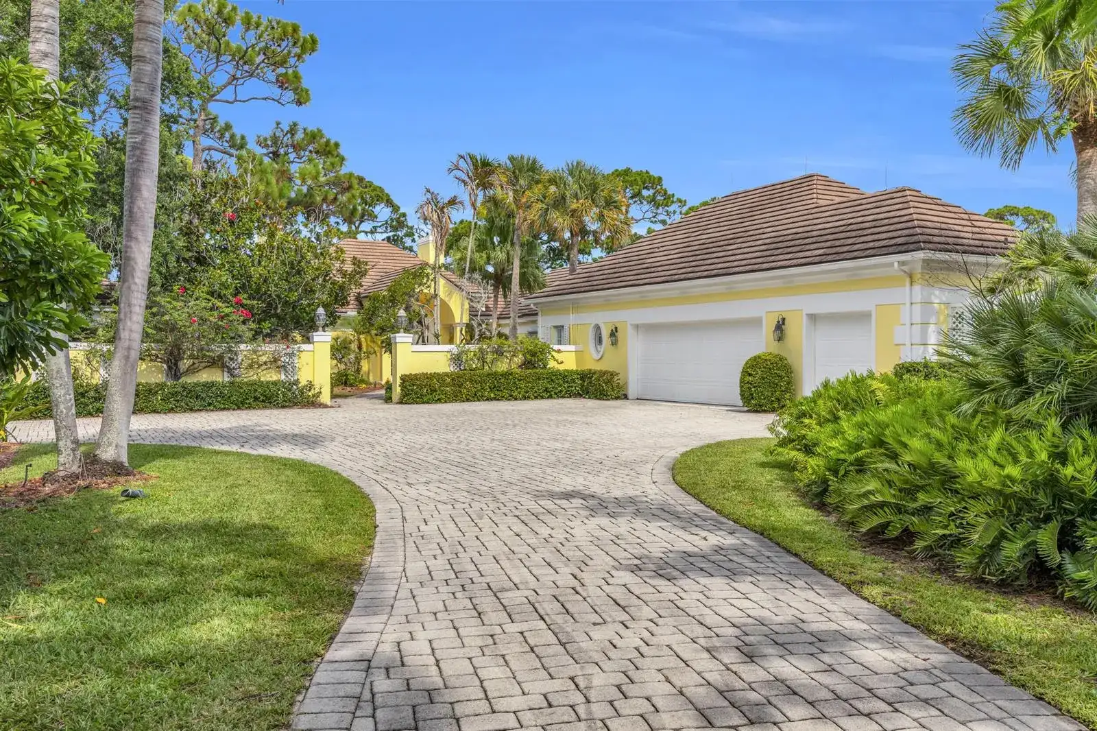 7107 SE Golfhouse Drive, Hobe Sound FL 33455 photo 2