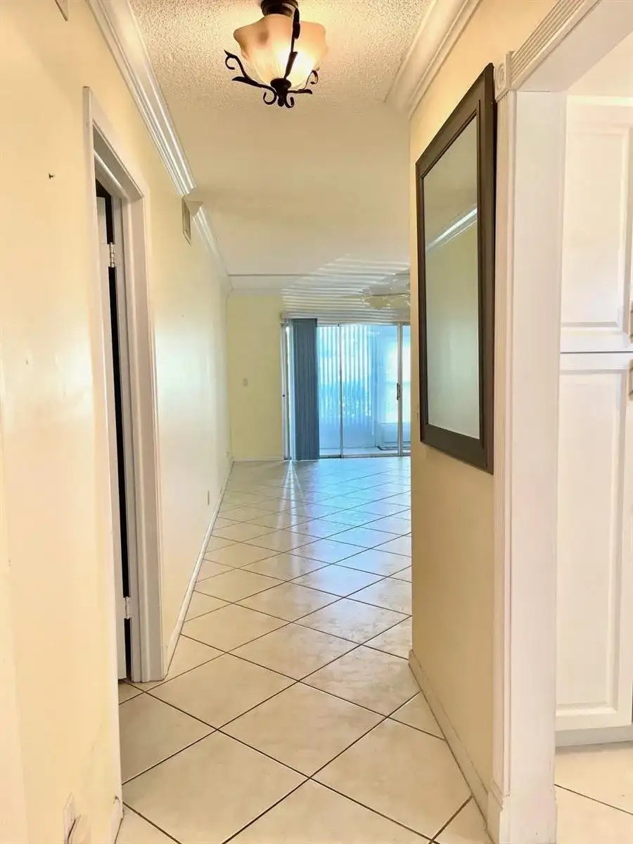 105 Oxford 500 # 105, West Palm Beach FL 33417 photo 3