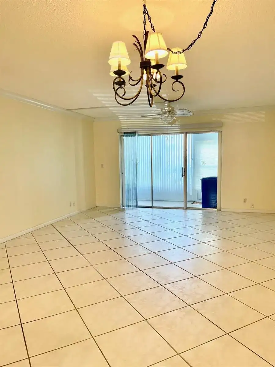 105 Oxford 500 # 105, West Palm Beach FL 33417 photo 4