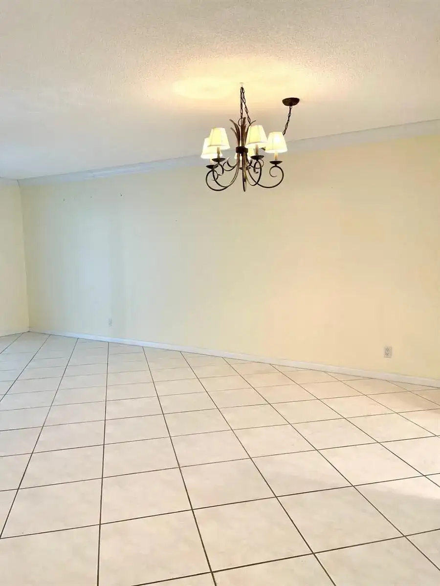 105 Oxford 500 # 105, West Palm Beach FL 33417 photo 5