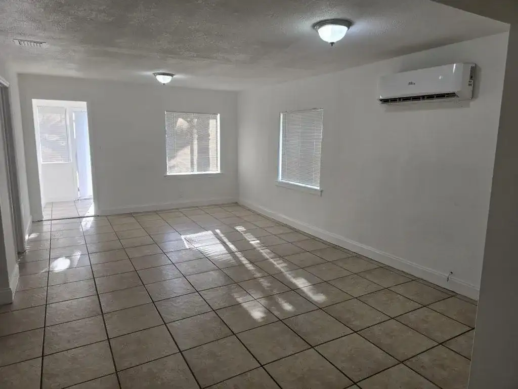 5431 NW 30th Avenue, Miami FL 33142 photo 5