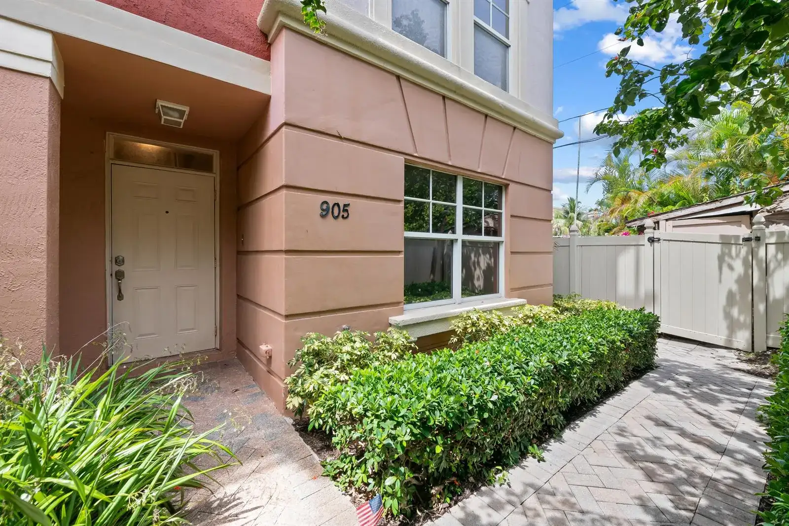 1033 NE 17th Way # 905, Fort Lauderdale FL 33304 photo 2