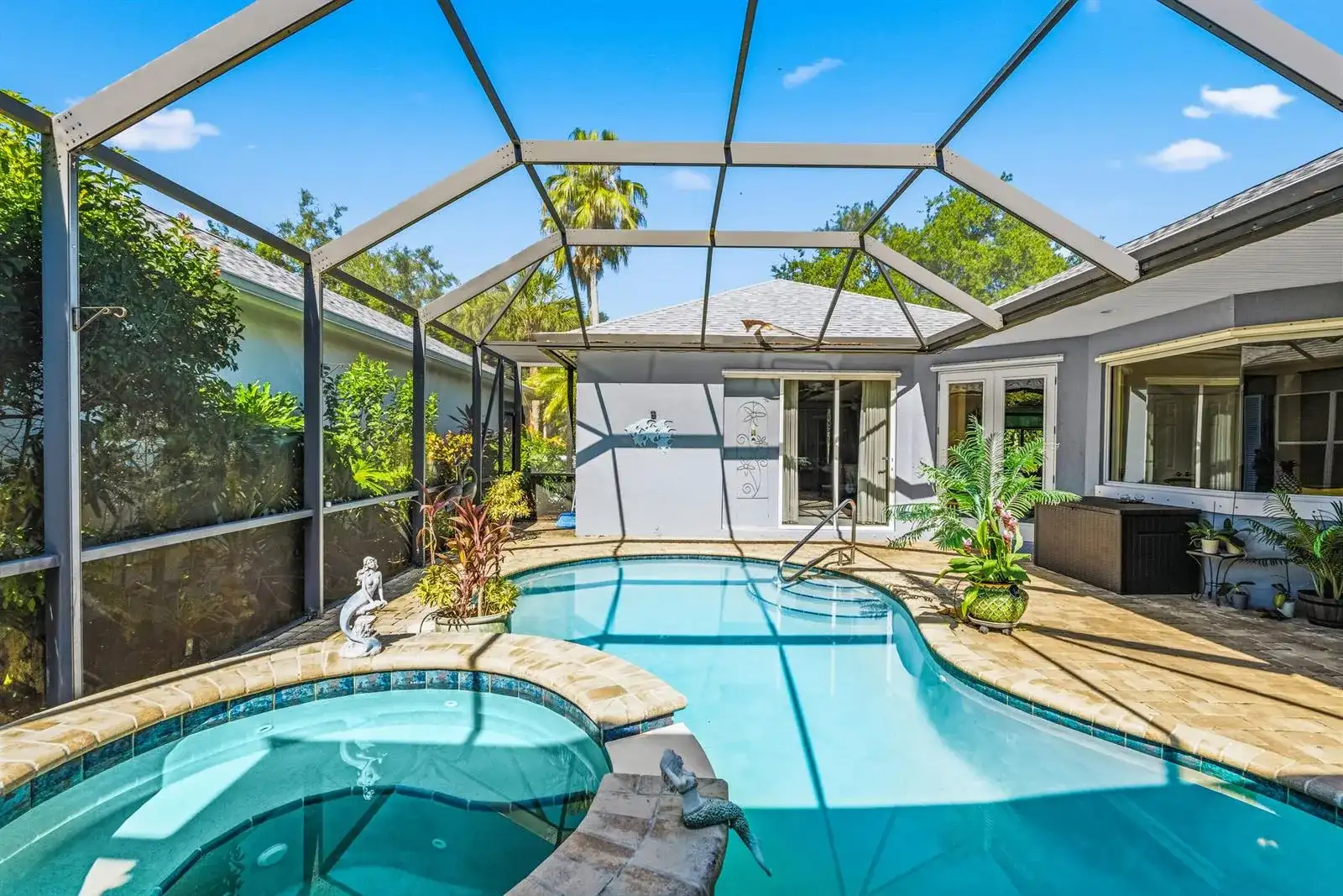 228 Oak Hammock Circle SW, Vero Beach FL 32962 photo 2