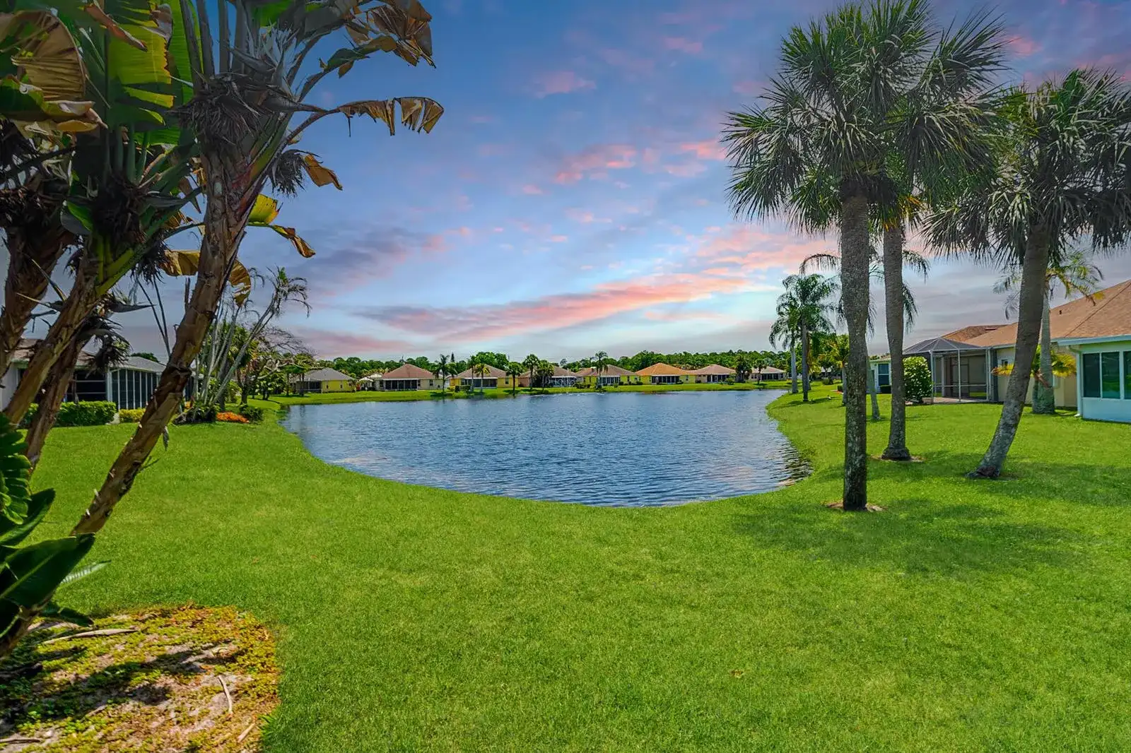 517 NW Galatone Court, Port St. Lucie FL 34986 photo 2