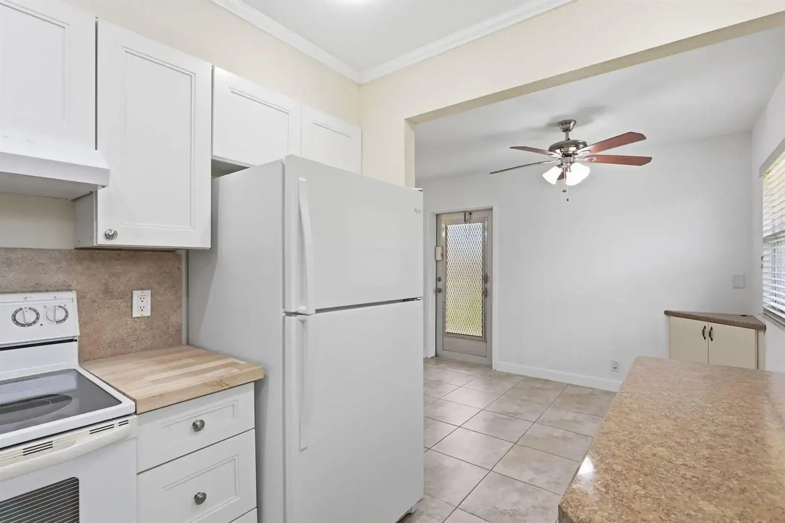 164 Seville G, Delray Beach FL 33446 photo 3