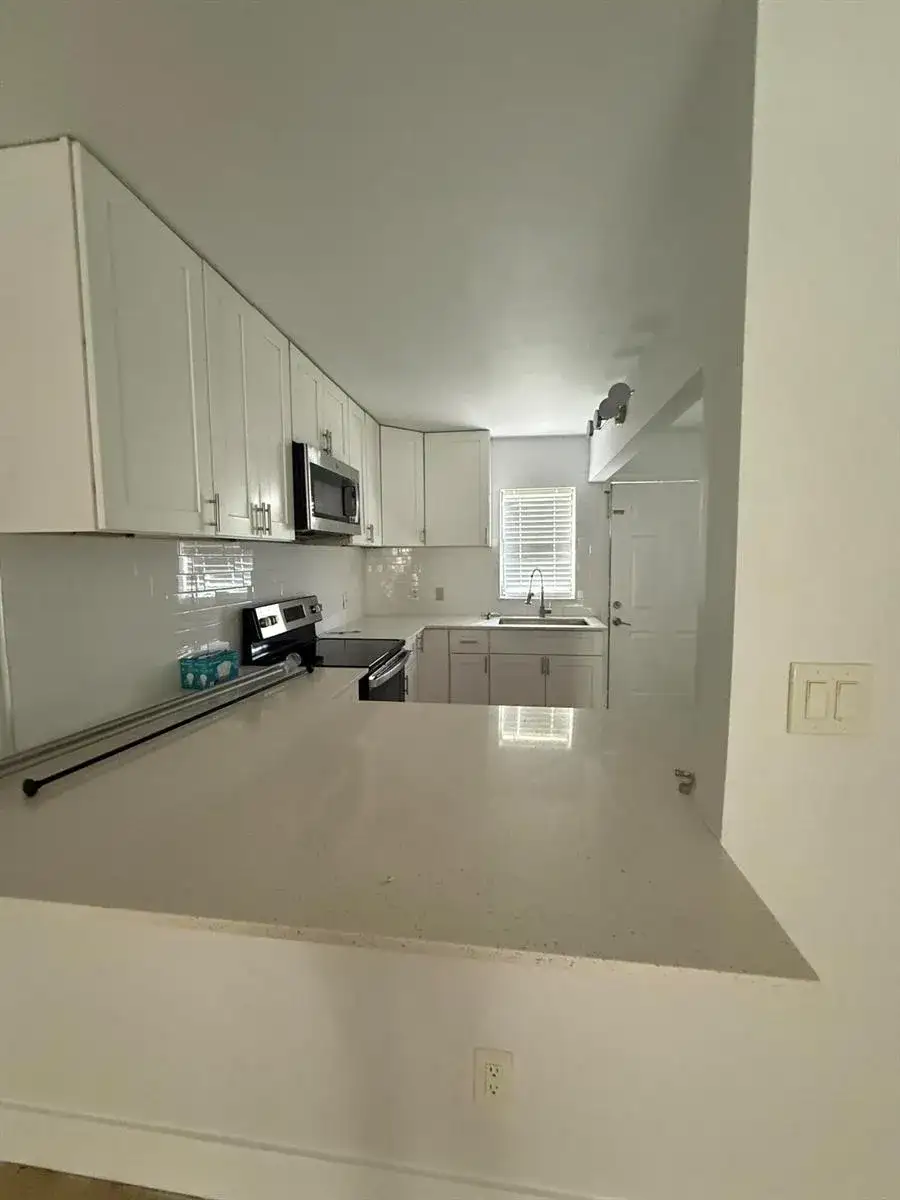 605 Ixoria # 4, Fort Pierce FL 34982 photo 2