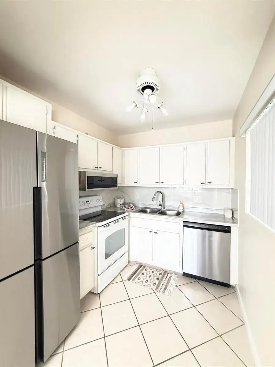 2880 Lake Osborne Drive # 205, FL 33461 photo 5