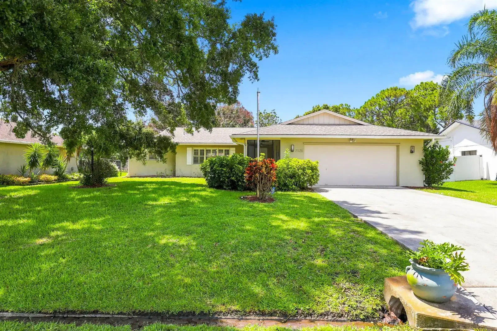 2526 SE Victory Avenue, Port St. Lucie FL 34952 photo 2