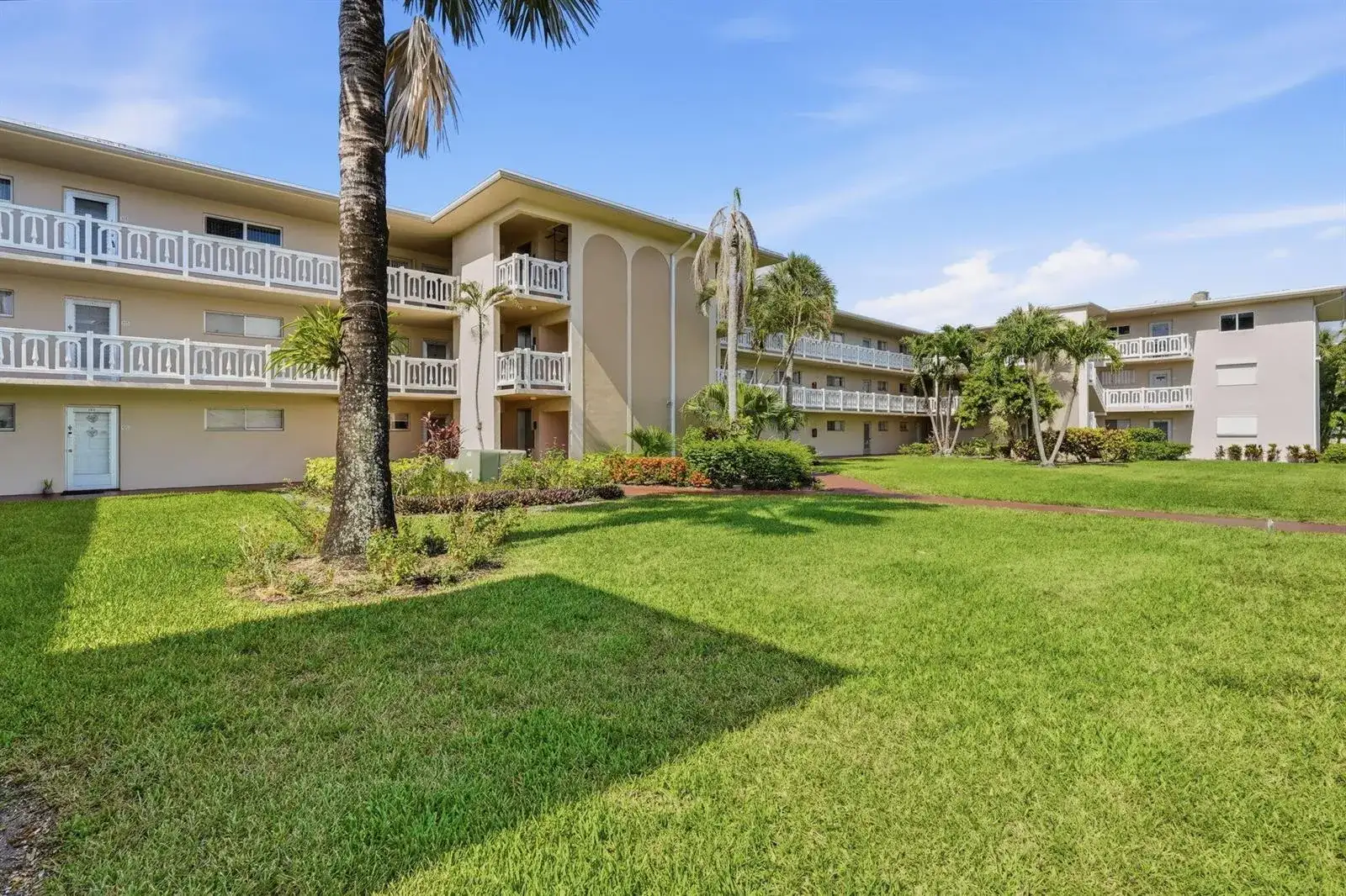 2606 Garden Drive S # 305, Lake Worth FL 33461 photo 2