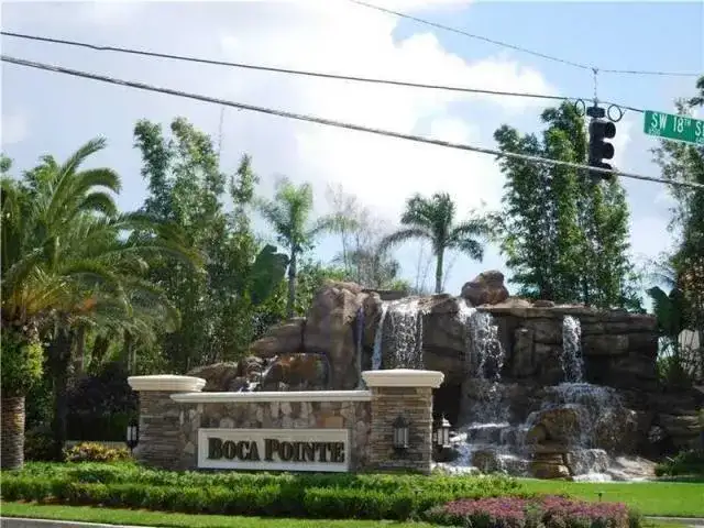 6584 Via Regina, Boca Raton FL 33433 photo 2